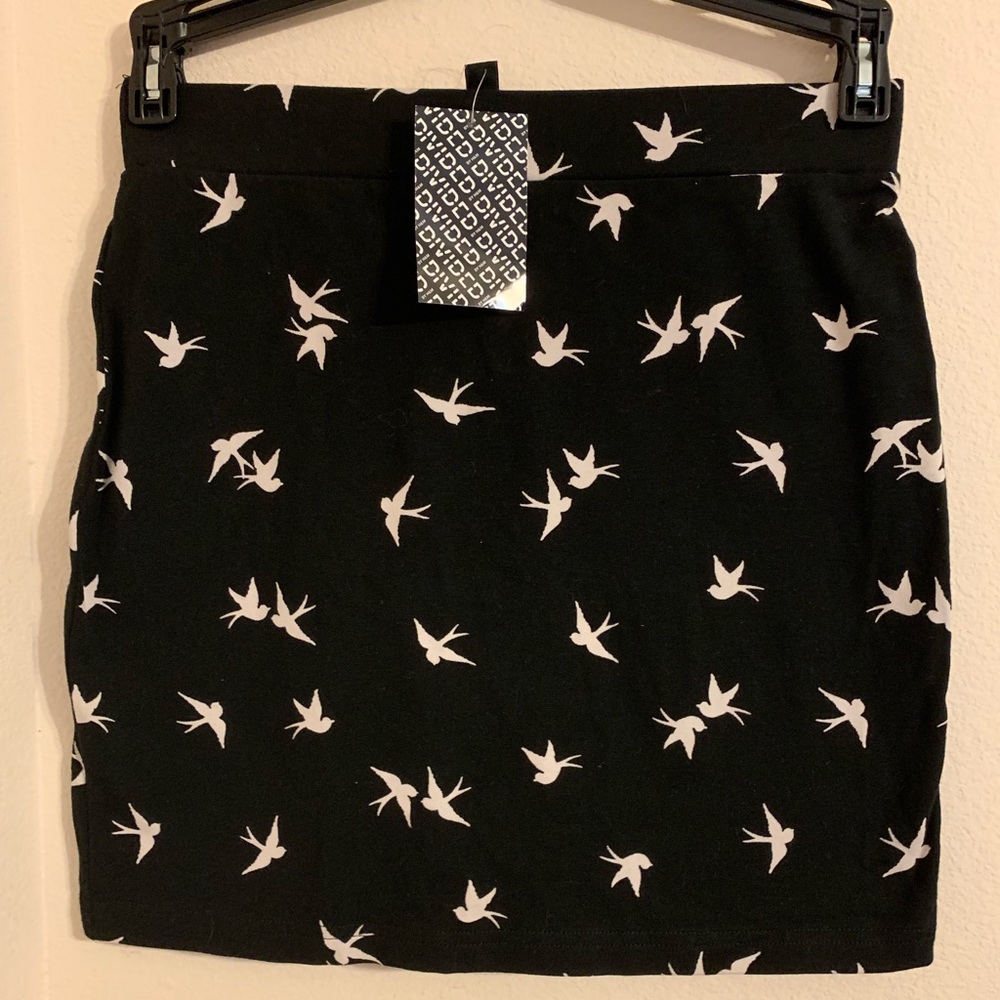 DIVIDED BY H&M BLACK MINI BODYCON SKIRT SIZE 4